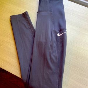 Nike girls grey tights, leggings. Size medium.